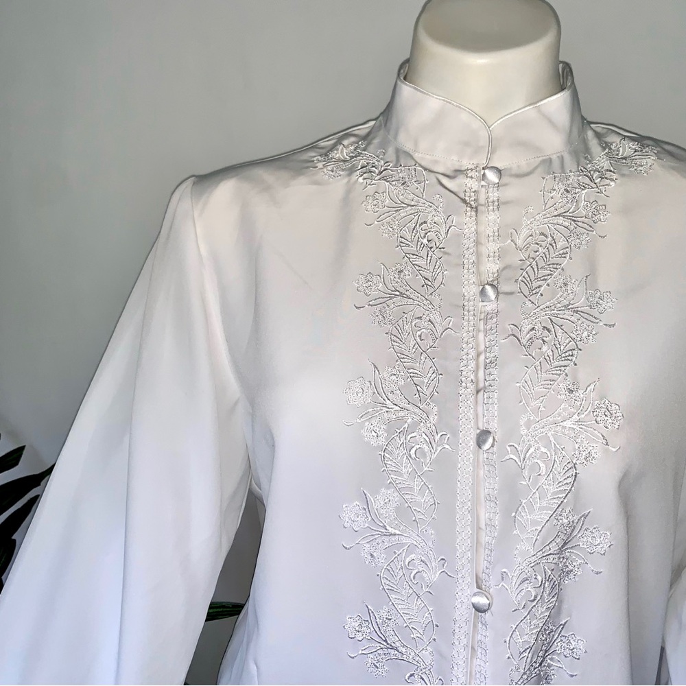 Vintage White Embroidered Mandarin Collar Blouse - Picture 5 of 11